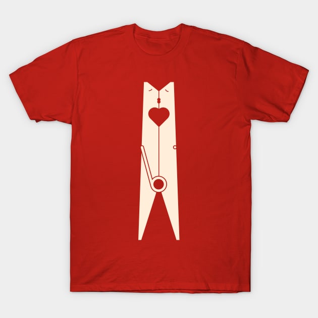 Clothespin kiss T-Shirt by viktorhertz